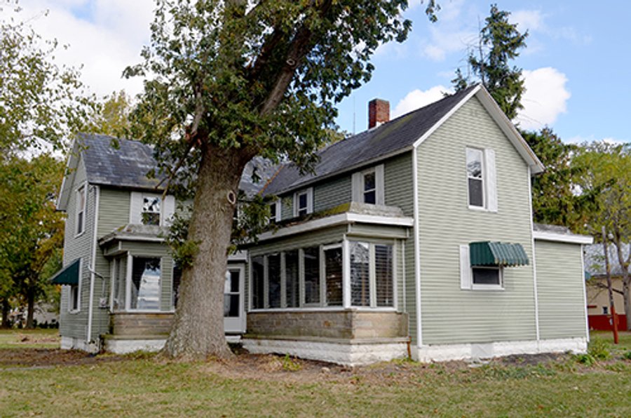 REAL ESTATE AUCTION - 7 ACRE FARMSTEAD OFFERED IN 2 TRACTS OR COMBINATION IN EASTERN ALLEN COUNTY